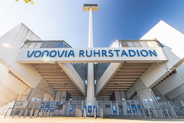 Eingang des vonovia Ruhrstadions in Bochum